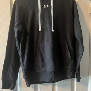 Under Armour Black Sweatshirt Classic Athletic Design